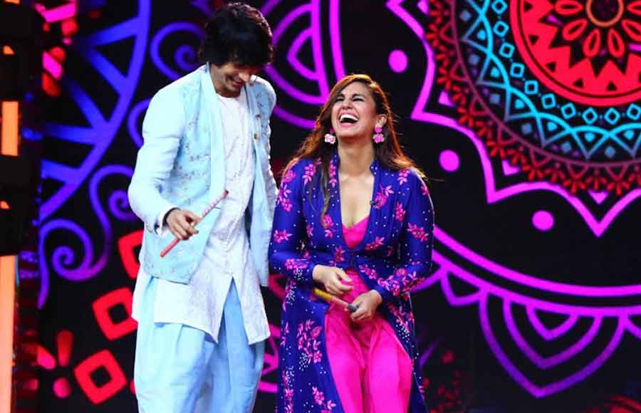 Shantanu and Huma groove to the beats of Navratri