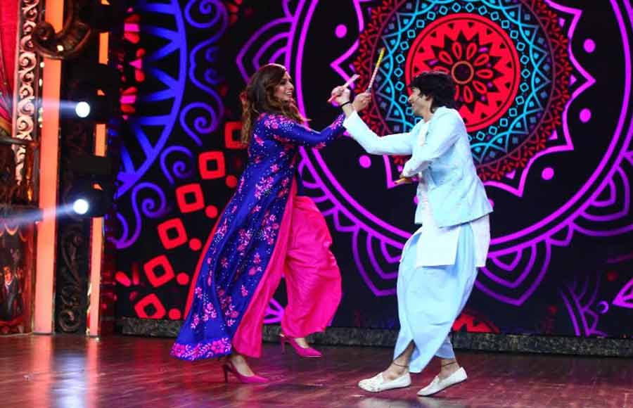 Shantanu and Huma groove to the beats of Navratri