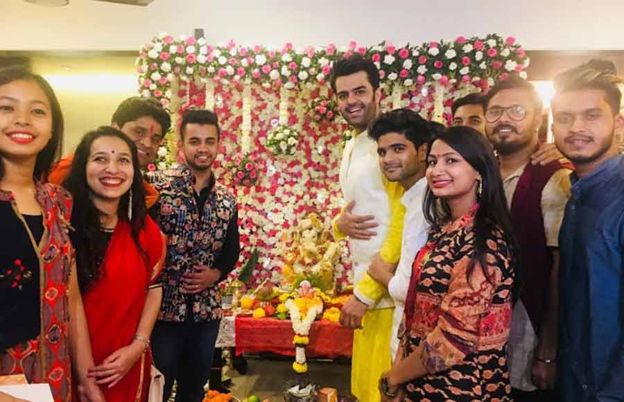 Indian Idol contestants celebrate Ganesh Chaturthi with Maniesh Paul