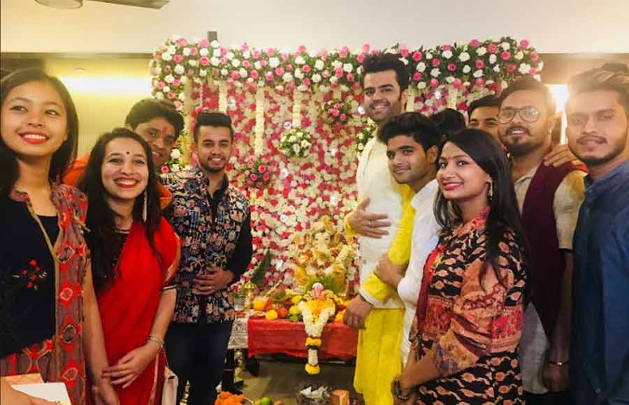 Indian Idol contestants celebrate Ganesh Chaturthi with Maniesh Paul