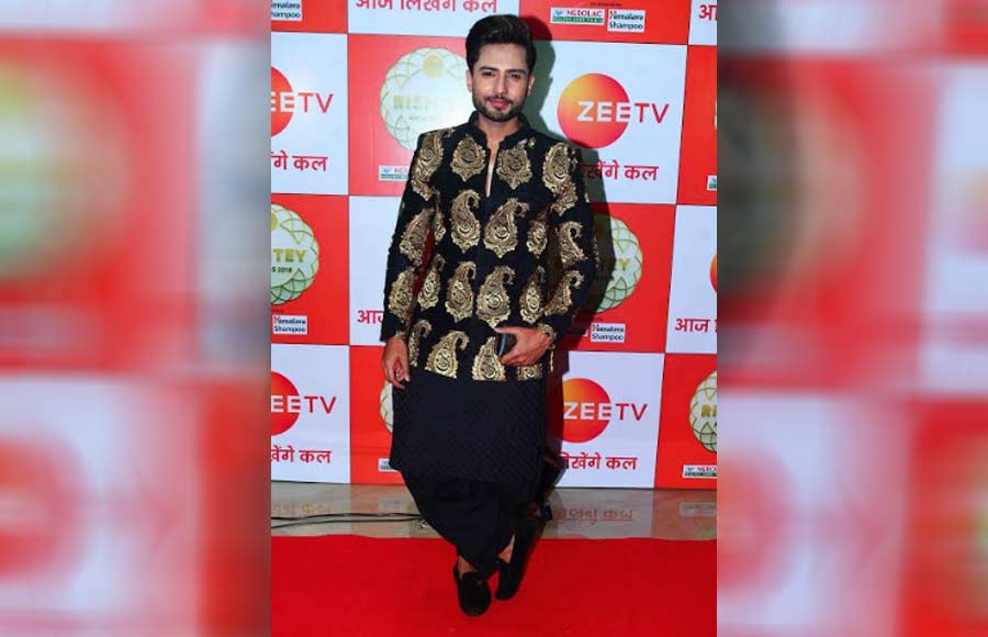 Celeb galore at Zee Rishtey Awards