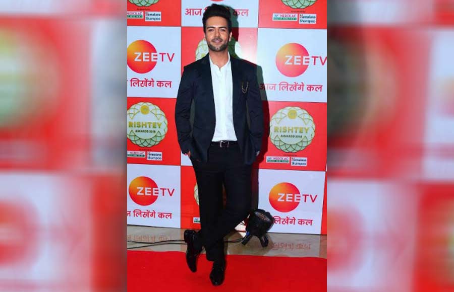 Celeb galore at Zee Rishtey Awards