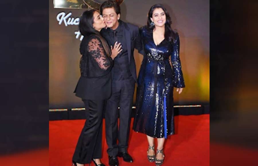 Shah Rukh Khan, Kajol & Rani's coochie coochie moments continue even after 20 years   