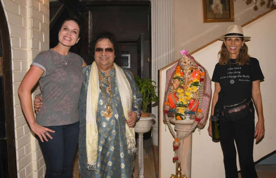 Bappi Lahiri hosted Lakshmi puja at his residence