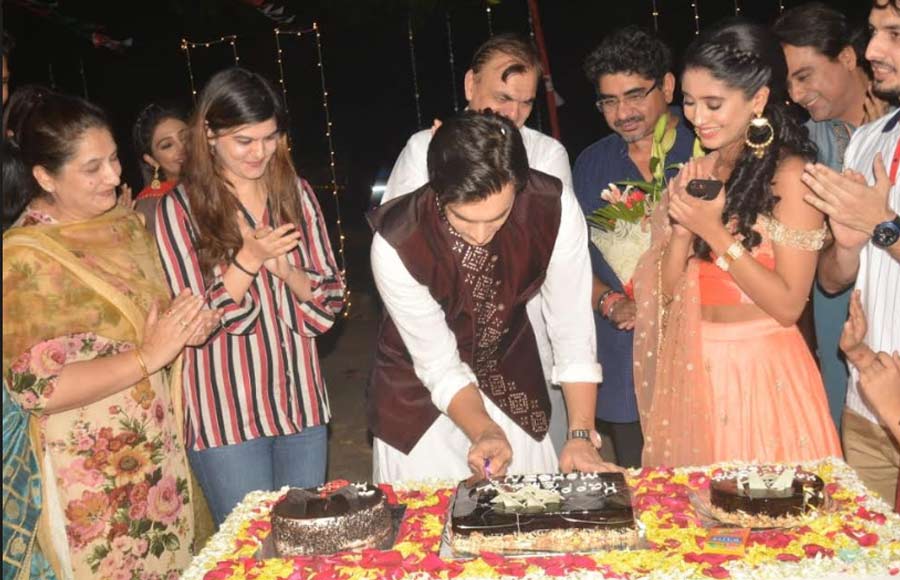 Mohsin Khan celebrates his birthday on the sets of Yeh Rishta 