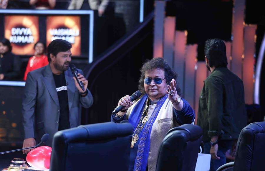 Darshan Raval and Bappi Lahri grace Zee TV's  Sa Re Ga Ma Pa