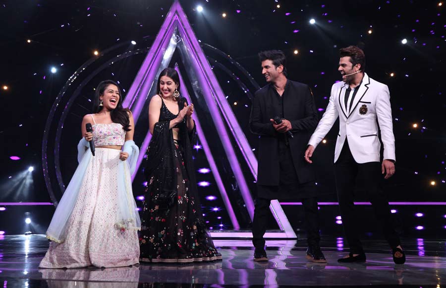 Sara Ali Khan and Sushant Singh Rajput on Indian Idol 10