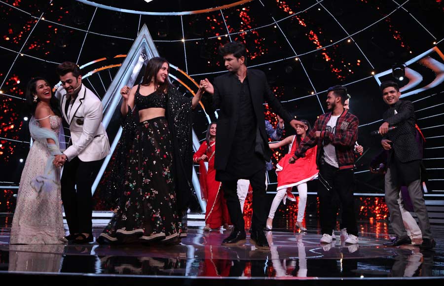 Sara Ali Khan and Sushant Singh Rajput on Indian Idol 10