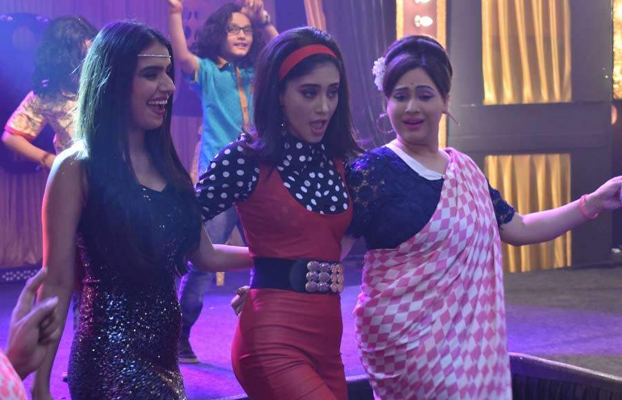 Fun time from the sets of Yeh Rishta Kya Kehlata Hai