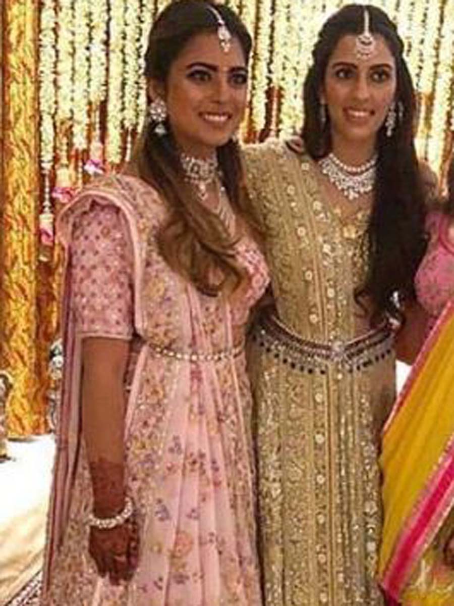 All the glitz and glamour from Esha Ambani and Anand Piramal's wedding