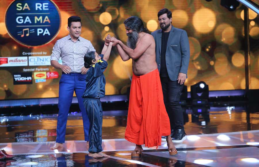 Baba Ramdev graces Pre-Finale episode of Sa Re Ga Ma Pa 