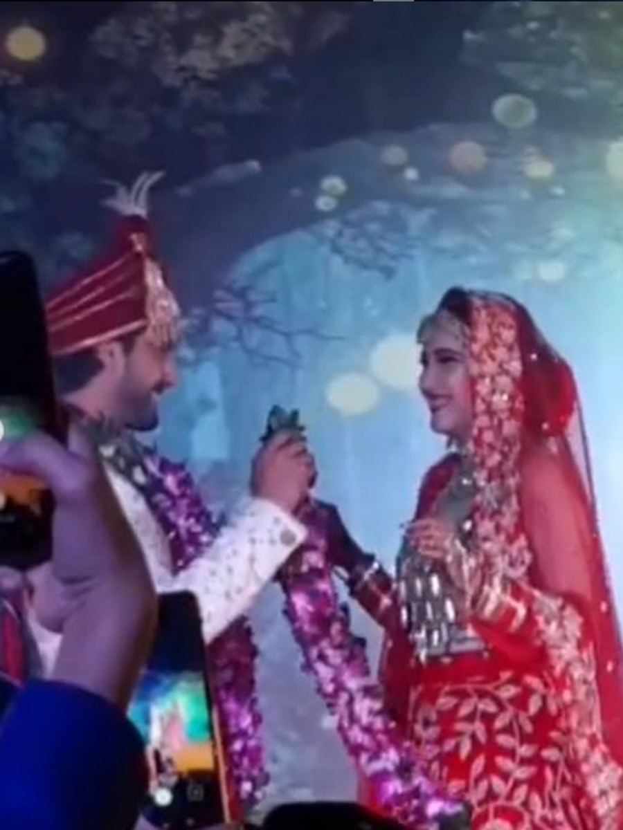 Rohit Purohit & Sheena Bajaj tie the knot