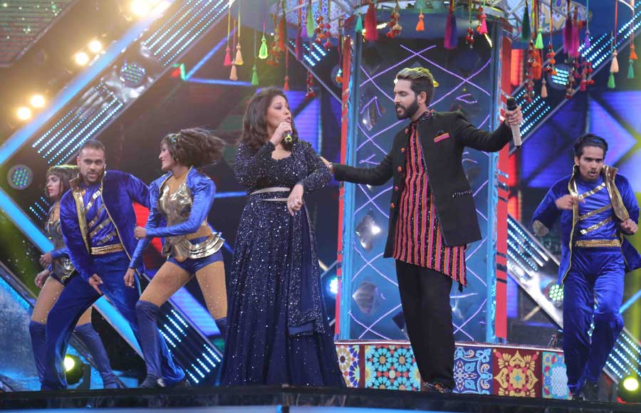 Sunidhi Chauhan Performs at Sa Re Ga Ma Pa Finale