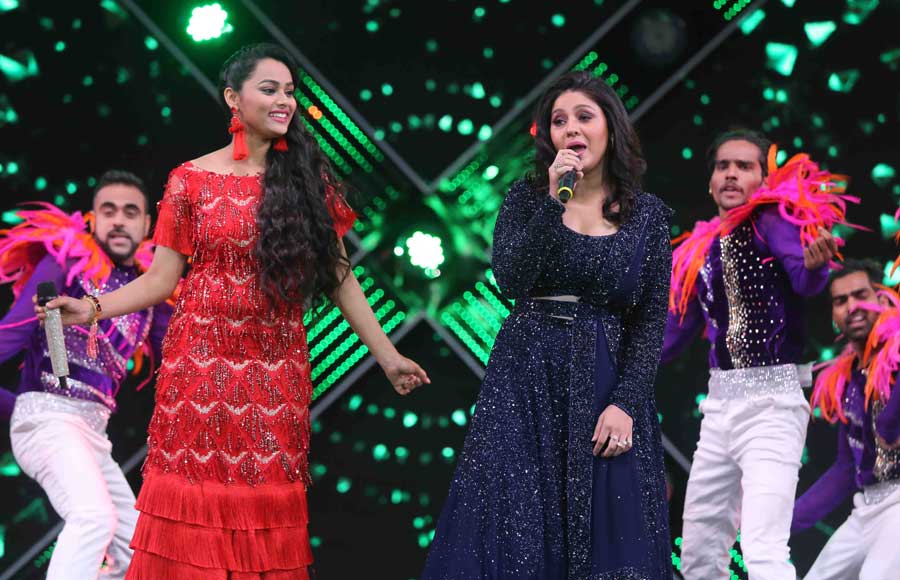 Sunidhi Chauhan Performs at Sa Re Ga Ma Pa Finale