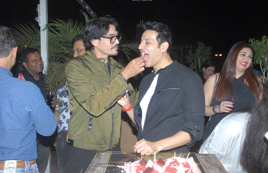 Khalid Siddiqui's birthday party was a rocking affair!