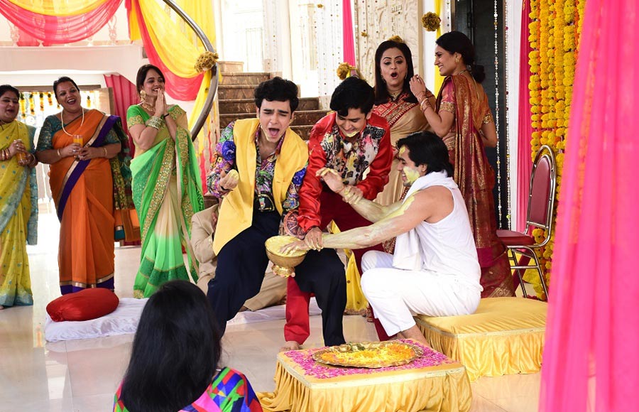 Randeep has a 'Haldi wali Holi' moment on the sets of Yeh Un Dinon Ki Baat Hai