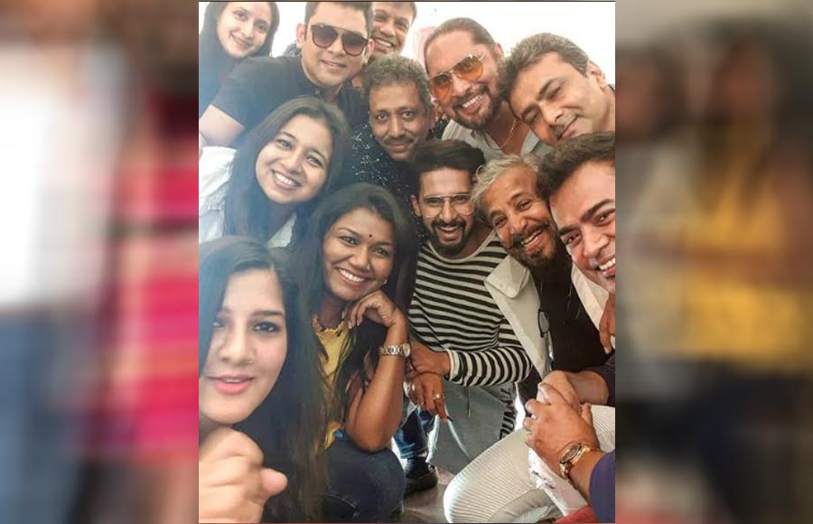 Ravi Dubey host's jury members of Sa Re Ga Ma Pa Li'l Champs