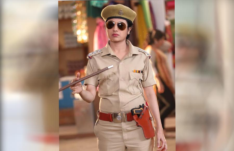 Paridhi Sharma rocks the look of a cop in Patiala Babes 