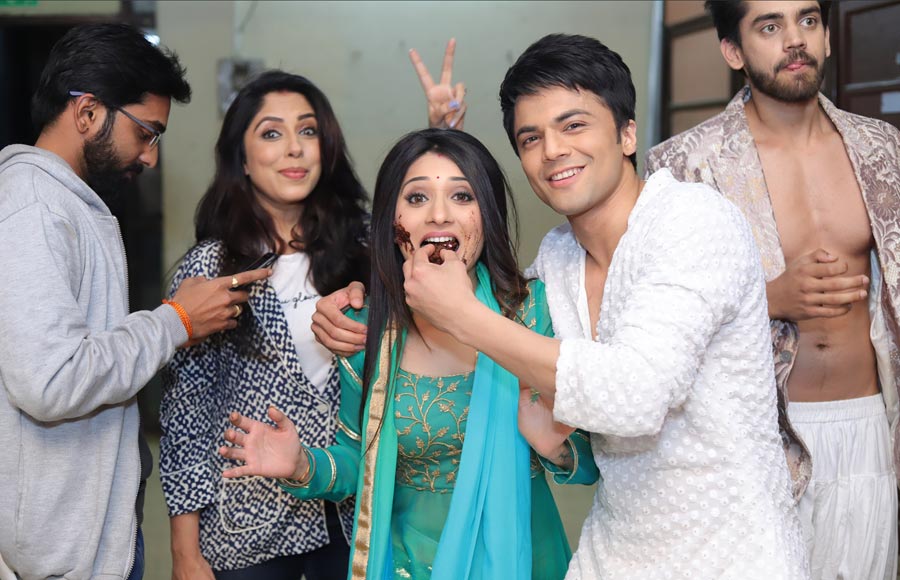 The cast and crew of ‘Yeh Teri Galiyaan’ celebrates Vrushika Mehta's birthday