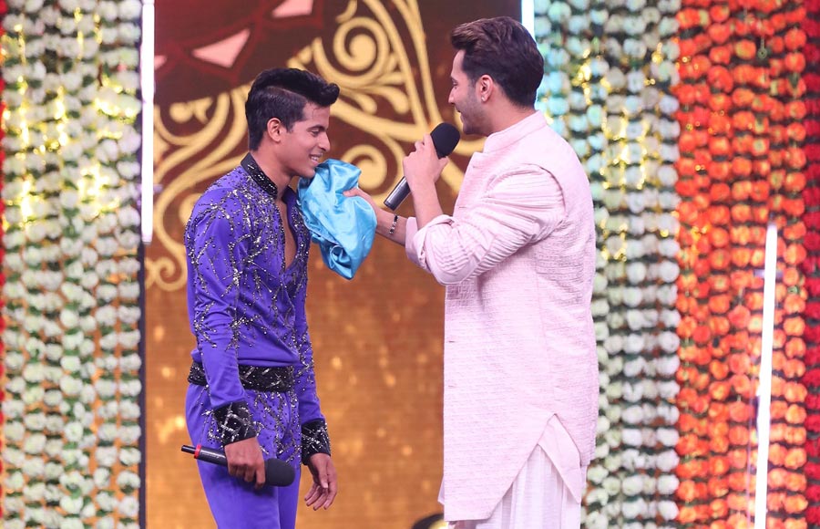 Kalank actors grace the sets of Super Dancer 3