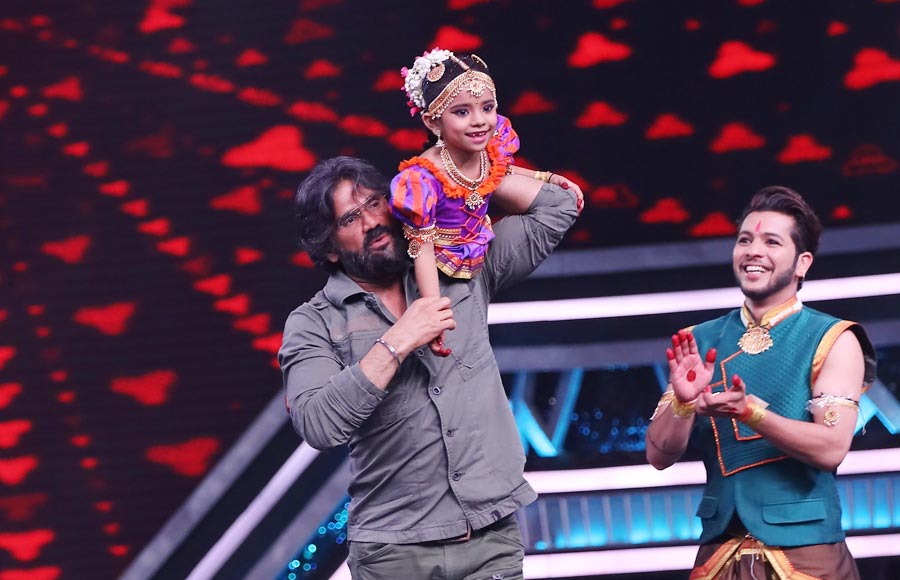 Suniel Shetty makes a guest appearance on Super Dancer Chapter 3