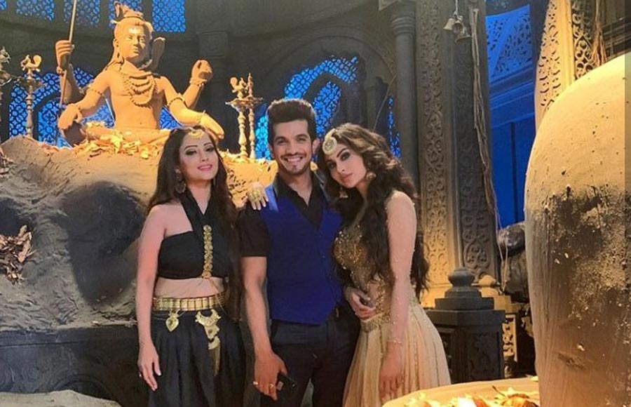 In pics: Mouni, Arjun, Adaa and Karanvir shoot for Naagin 3