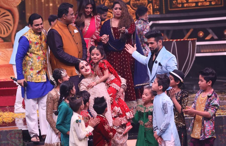 Bollywood Queen’ Rekha relieves her ‘Bachpan ke din’ on Super Dancer Chapter 3