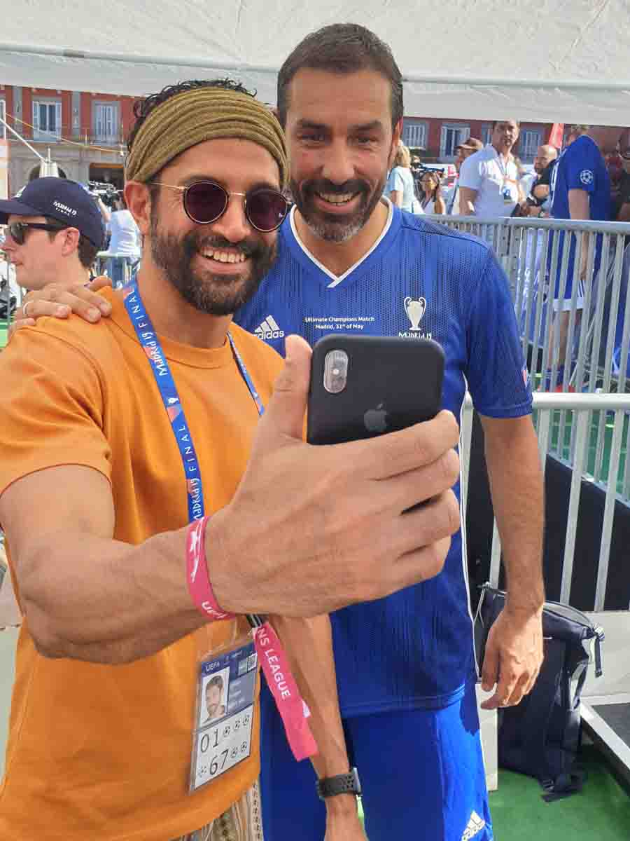 Farhan Akhtar and Shibani Dandekar meet Football legends