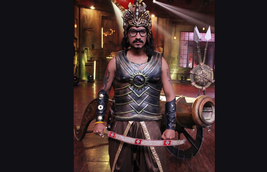 Baahubali act on the set of COLORS' Khatra Khatra Khatra