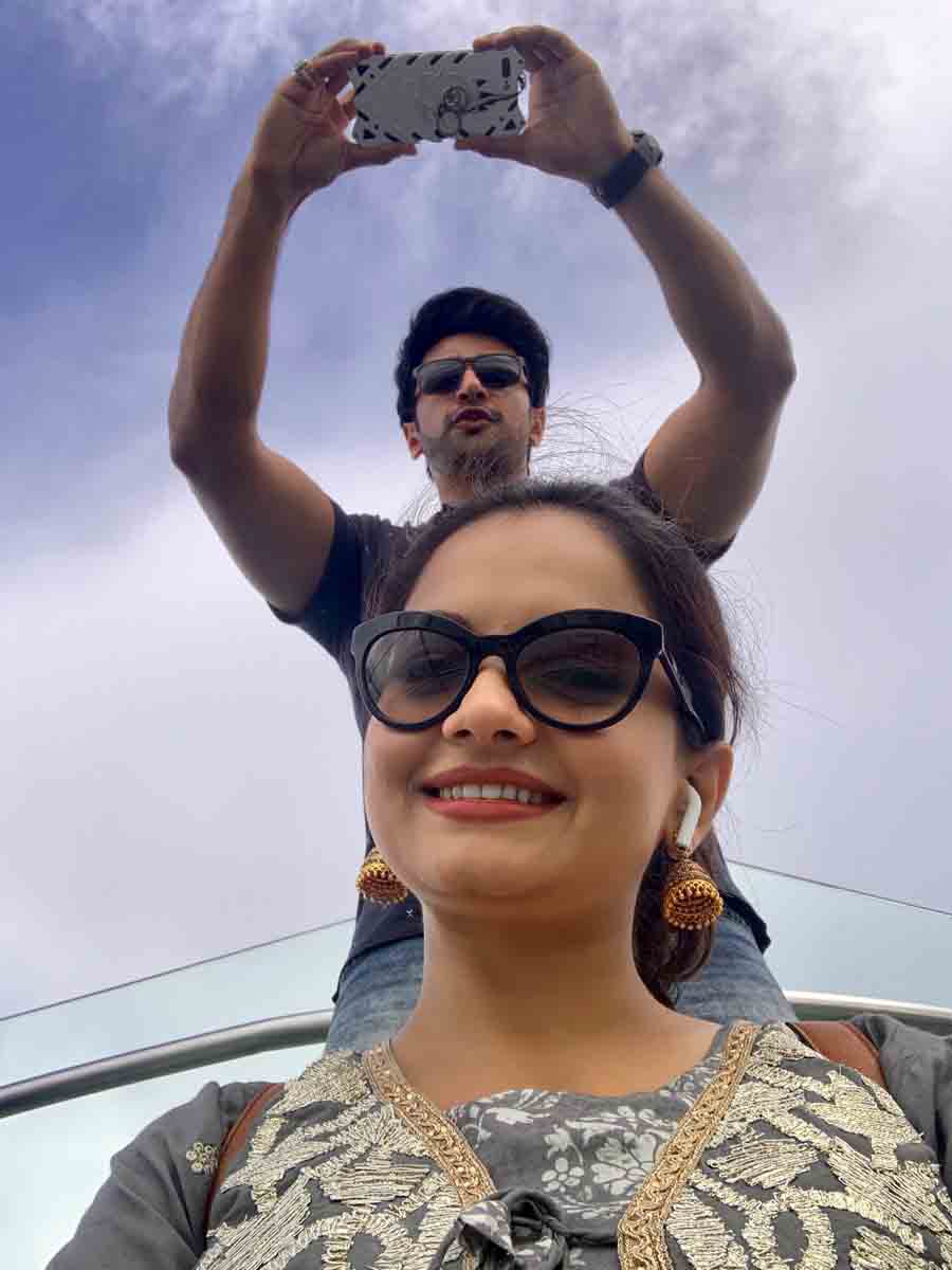 Nishant & Gia become Shahrukh & Anushka in Penang -Malaysia