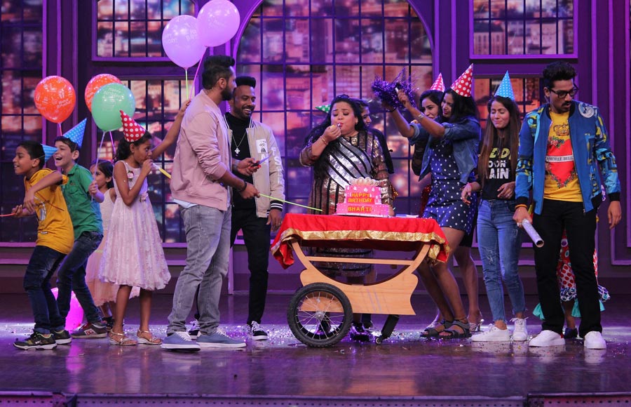 Harsh surprises birthday girl Bharti on sets of Khatra Khatra Khatra