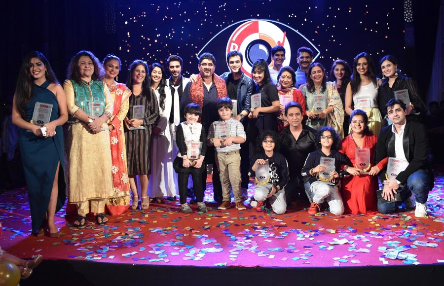 Rajan Shahi's YRKKH team celebrates 3000 episodes in style!