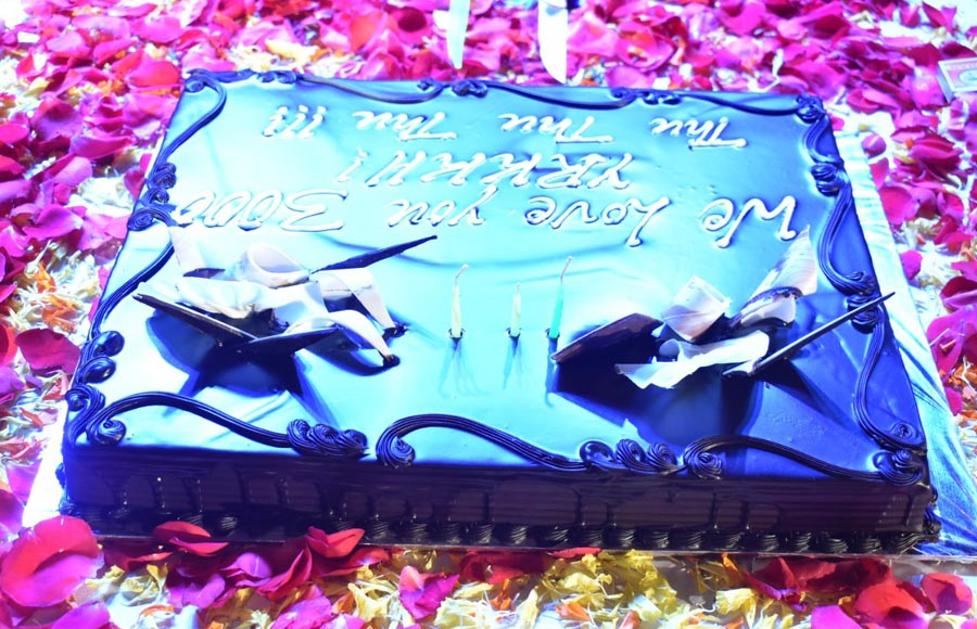 Rajan Shahi's YRKKH team celebrates 3000 episodes in style!