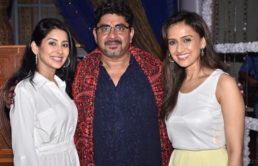 Rajan Shahi's YRKKH team celebrates 3000 episodes in style!