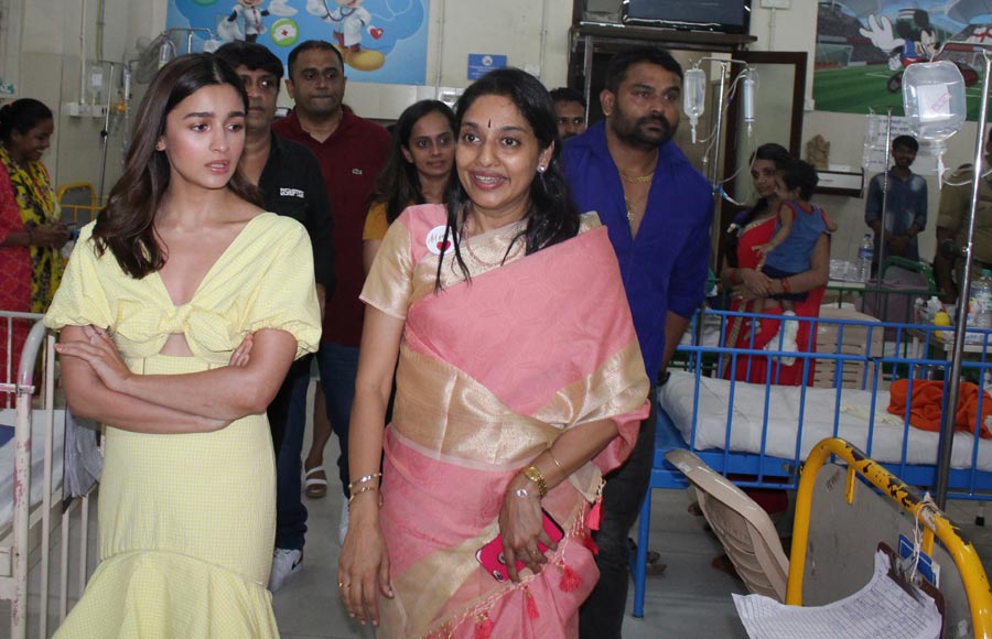 Bollywood actress Alia Bhatt supports the cause ‘Art For Heart’