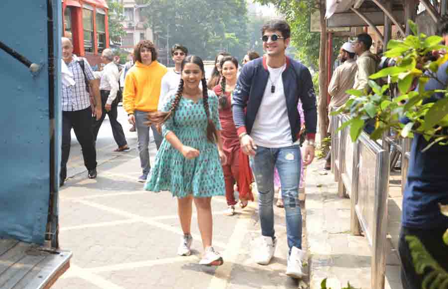 Dancer No. 1 contestants go for Mumbai Darshan