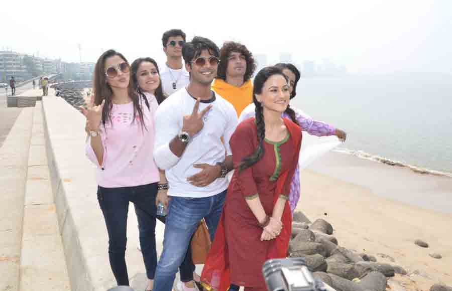 Dancer No. 1 contestants go for Mumbai Darshan