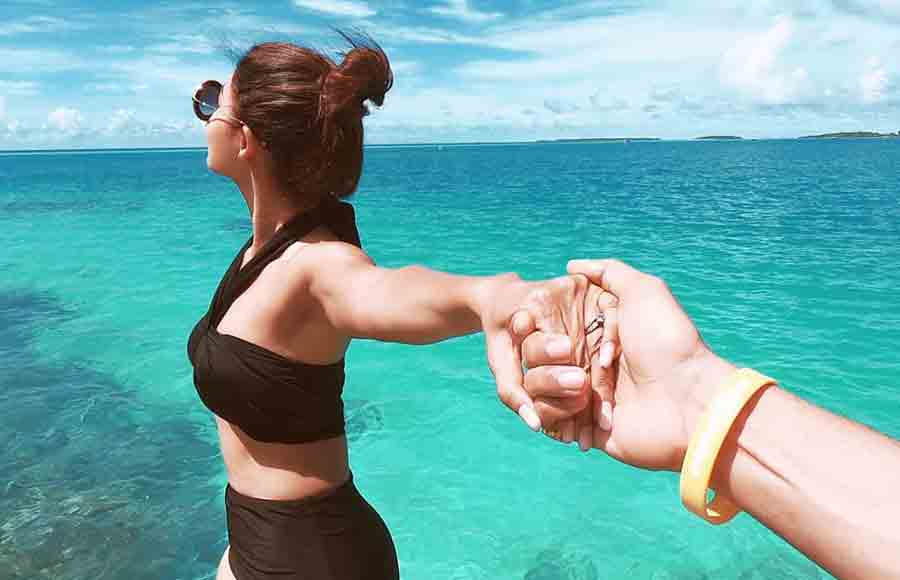 Gurmeet Choudhary and Debina Banerjee enjoys vacation in Maldives