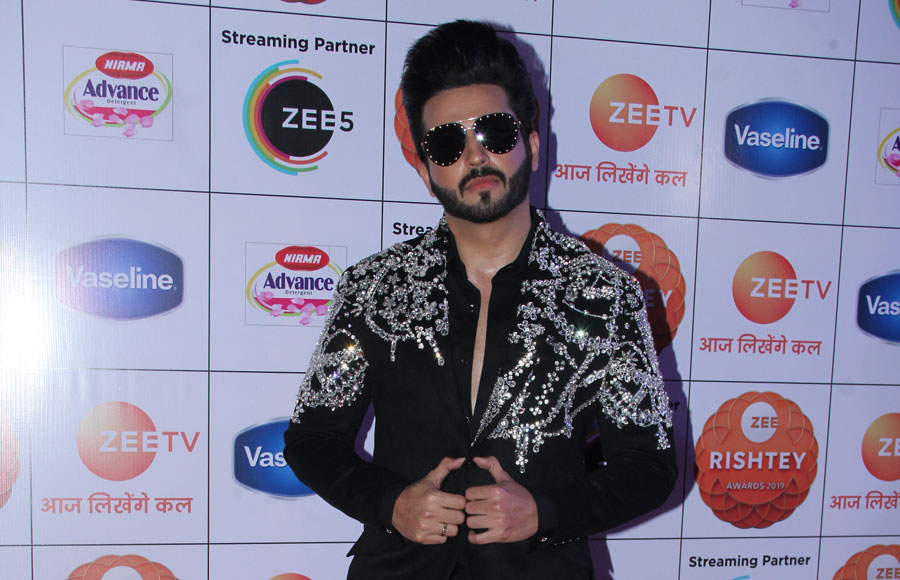 Celebs galore at Zee Rishtey Awards 