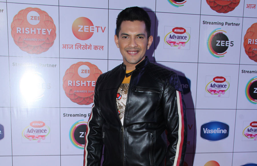 Celebs galore at Zee Rishtey Awards 