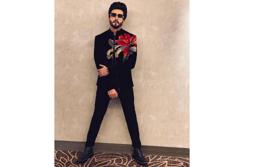 Dude Alert! Jhalak Dikhhla Jaa's Dheeraj Dhoopar looks super hot in black outfits