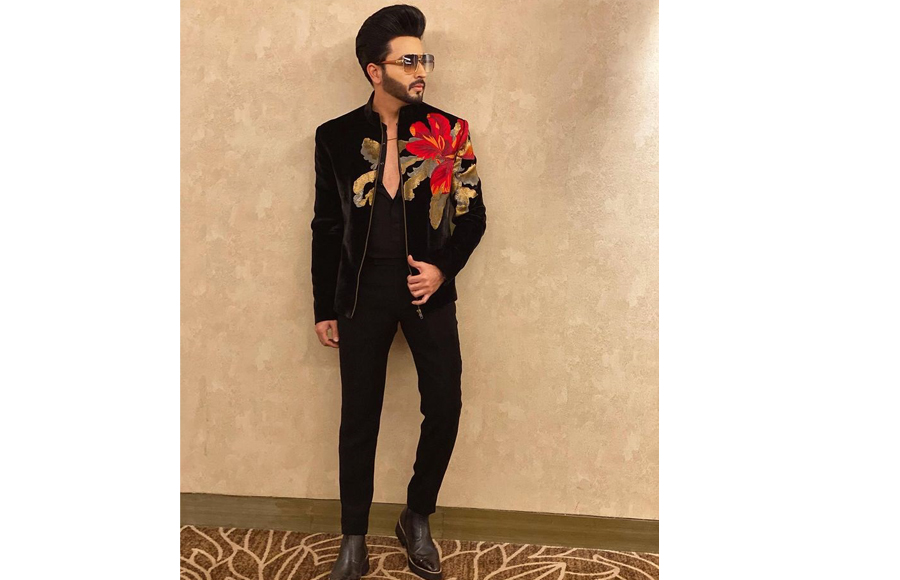 Dude Alert! Jhalak Dikhhla Jaa's Dheeraj Dhoopar looks super hot in black outfits