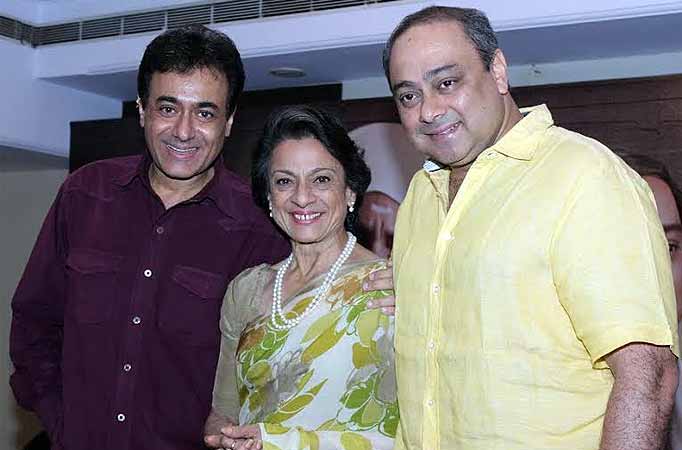 Nitish Bharadwaj with Tanuja and Sachin Khedekar