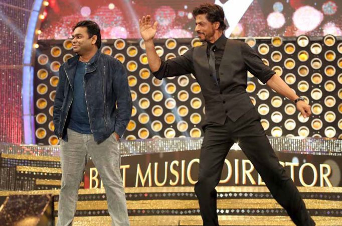 SRK steals the show at Vijay Awards