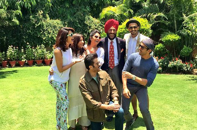 'Dil Dhadakne Do' crew meets Milkha Singh