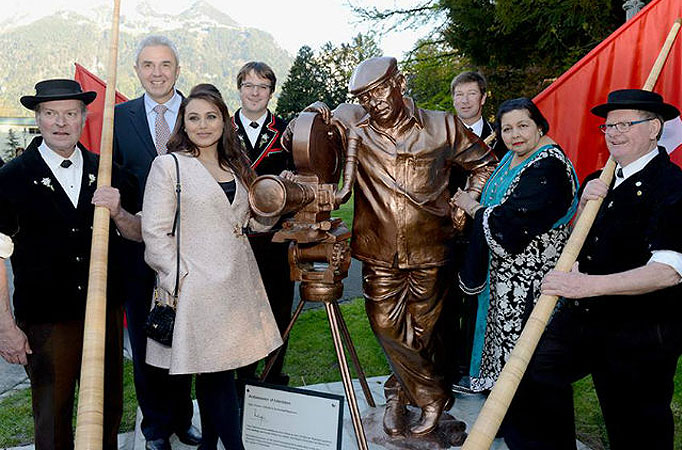 Yash Chopra honoured with a statue in Switzerland 