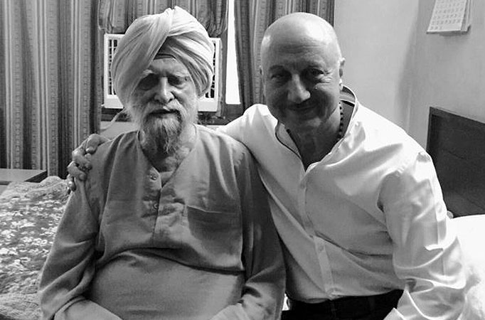 Anupam 'happy' to meet Kirron's 102-year-old dad