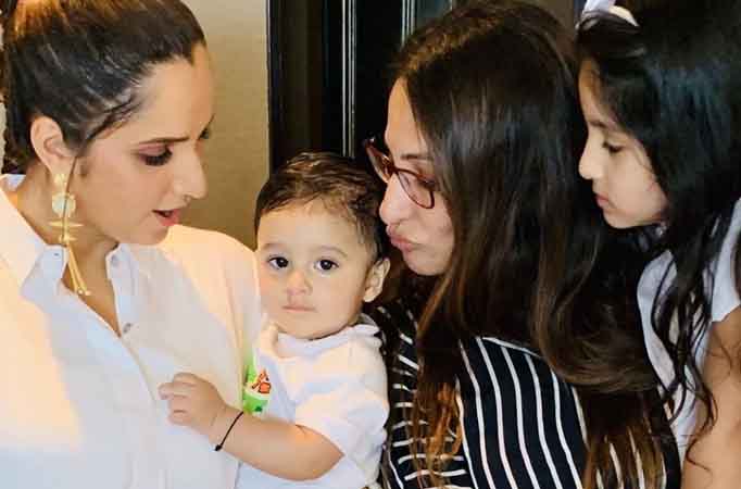 Rakshanda Khan, Sania Mirza and their kids have a gala time