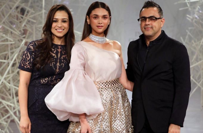 Aditi Rao Hydari turns showstopper for Pankaj, Nidhi at ICW 2019