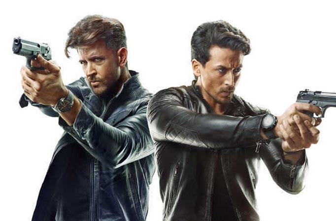 Hritik Roshan and Tiger Shroff’s WAR creates history by entering the 300-crore club